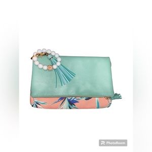 EUC RACHEL PALLY MINT Reversible Clutch with added Wristlet Keychain